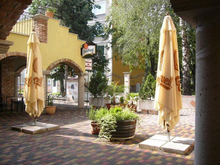 Penzion Da Giacomo Trencin Exterior foto
